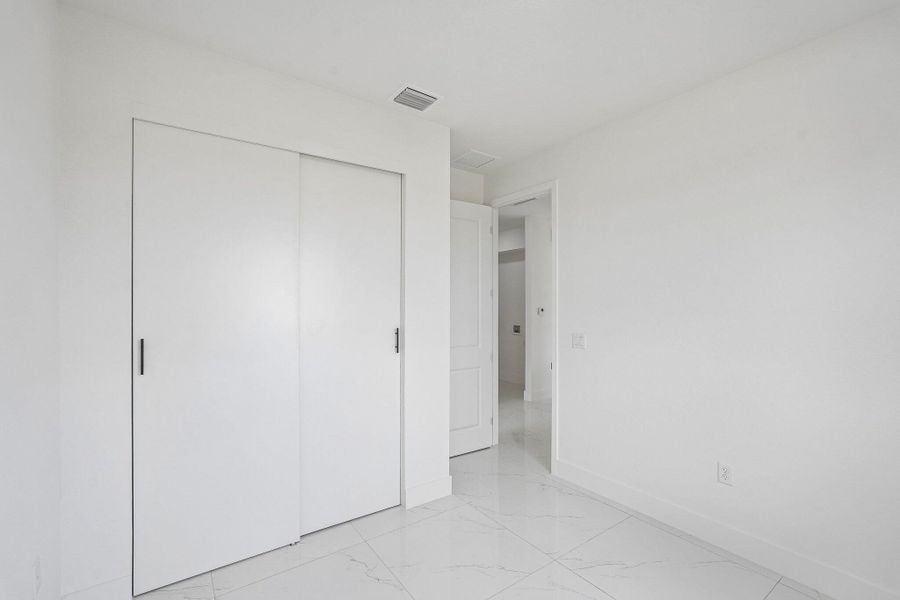 20-web-or-mls-W Broad Cir-S2404-020