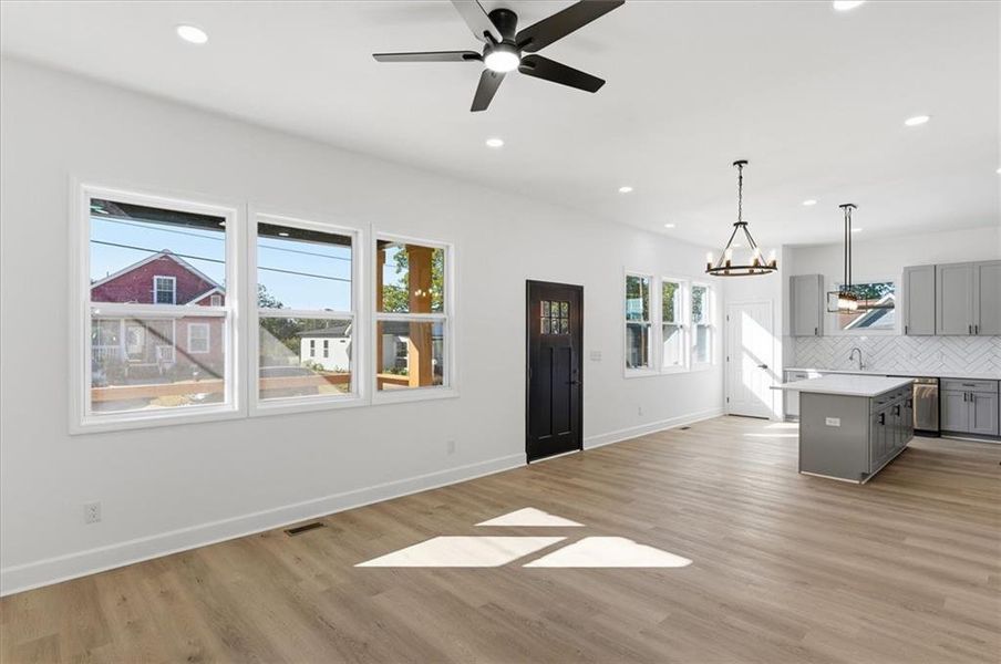 Spacious, unfurnished interior of a new home in , Atlanta (Image 43).
