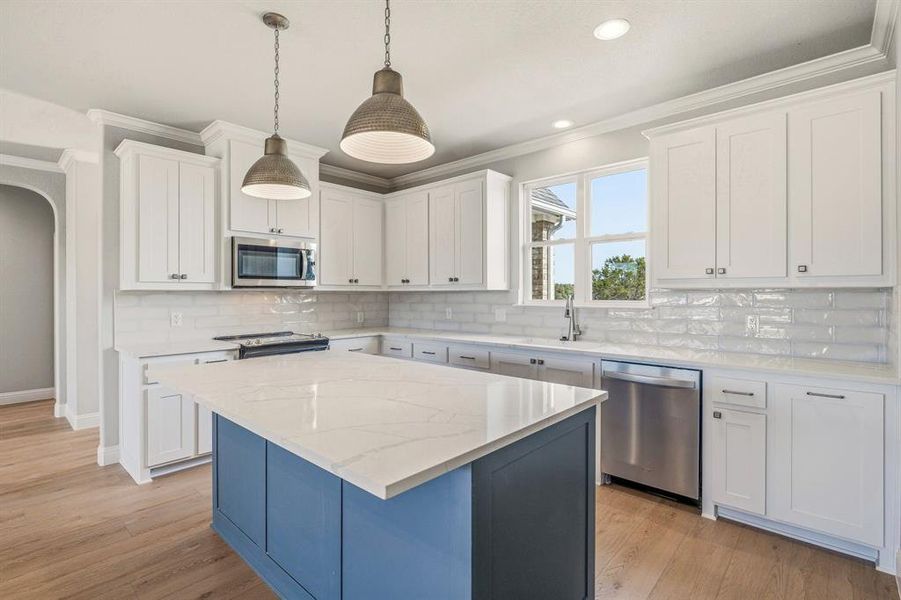 Furnished interior view inside a new home in , Glen Rose (Image 11).