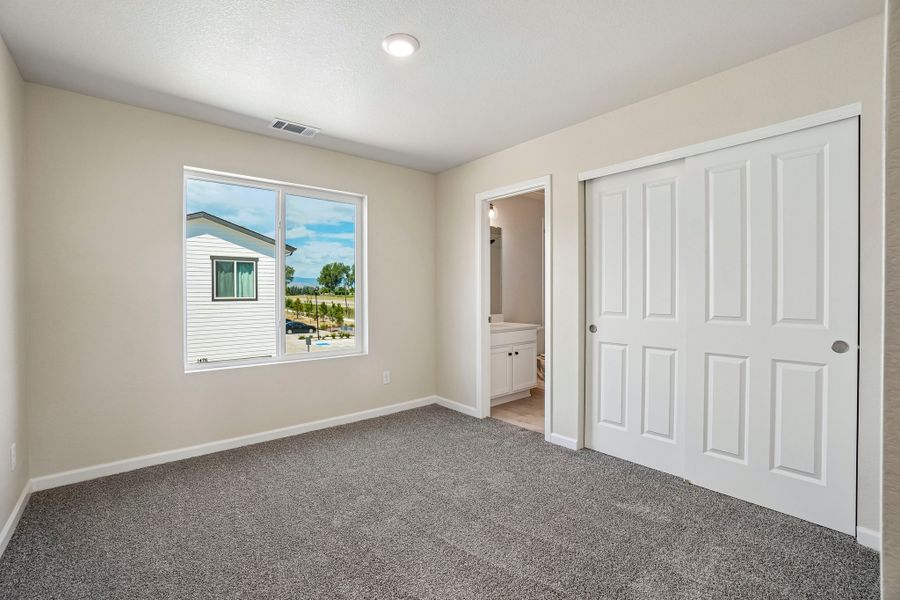 Spacious, unfurnished interior of a new home in Spring Valley, Longmont (Image 11). Spacious, unfurnished interior of a new home in Spring Valley, Longmont (Image 11).
