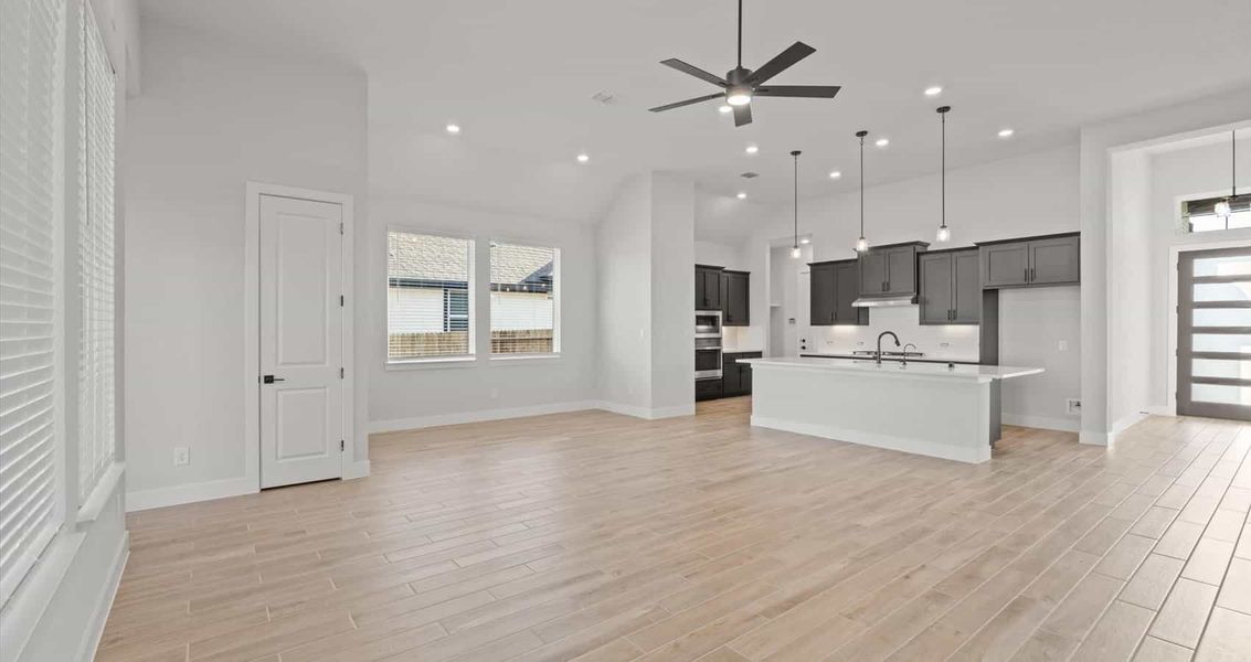 Spacious, unfurnished interior of a new home in Village at Three Oaks, Seguin (Image 17). Spacious, unfurnished interior of a new home in Village at Three Oaks, Seguin (Image 17).