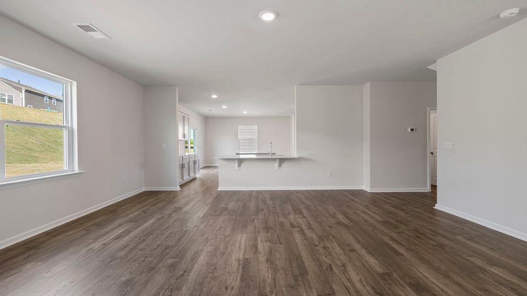 Spacious, unfurnished interior of a new home in Hunters Ridge, Woodruff (Image 16).