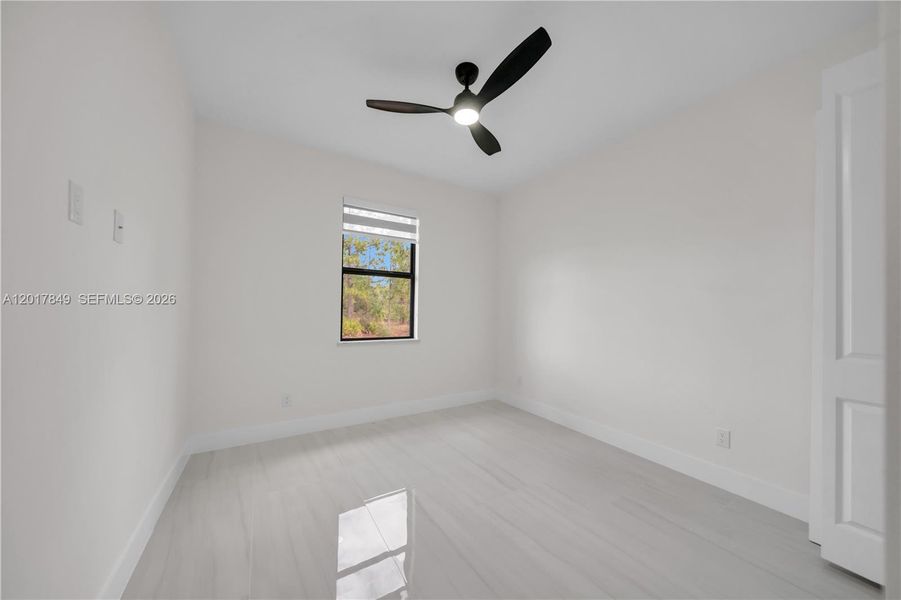 Spacious, unfurnished interior of a new home in , Lehigh Acres (Image 34).