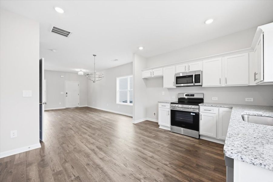 Spacious, unfurnished interior of a new home in Creekside Manor, Thomaston (Image 12).