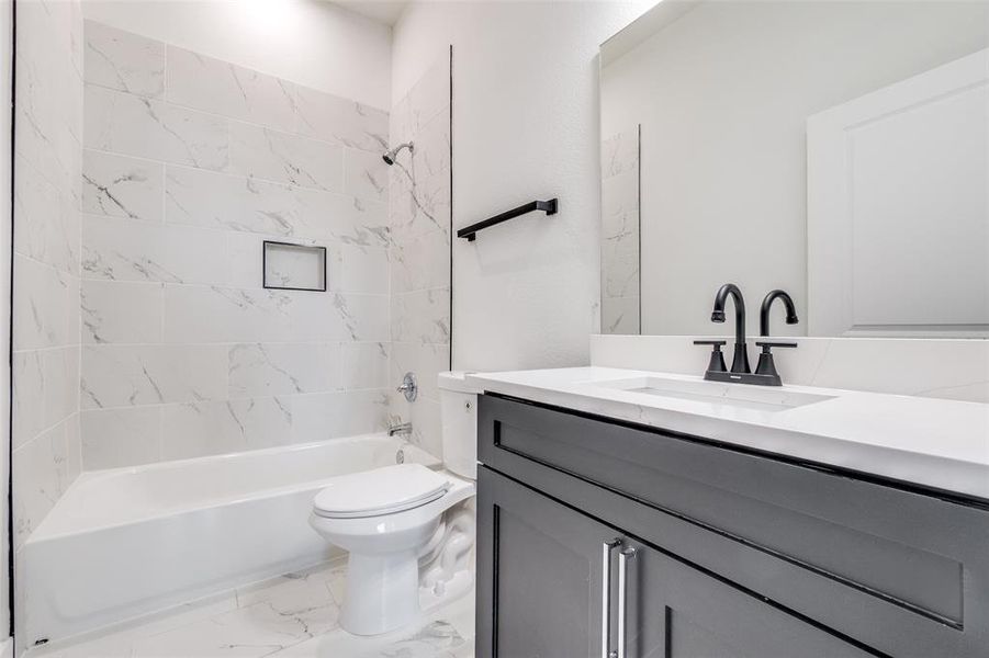 Furnished interior view inside a new home in , Dallas (Image 6).