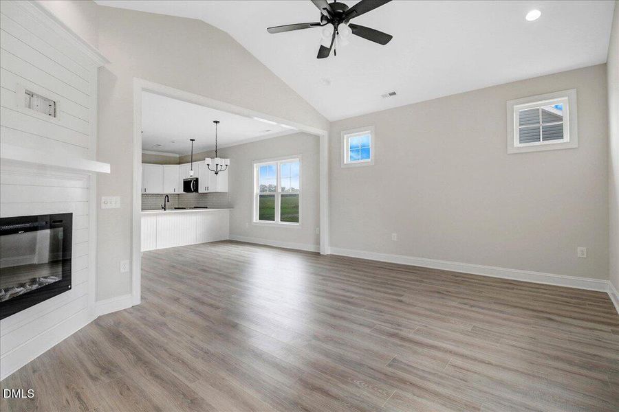 10-510 S Vance St-10