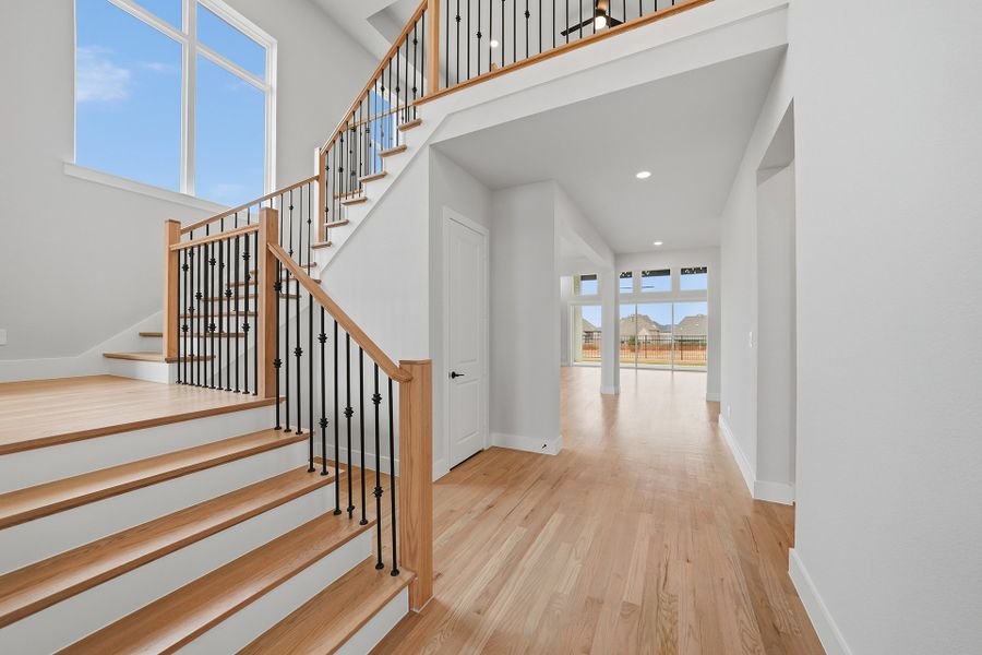 Spacious, unfurnished interior of a new home in Park Place - 80' Lots, Prosper (Image 21). Spacious, unfurnished interior of a new home in Park Place - 80' Lots, Prosper (Image 21).