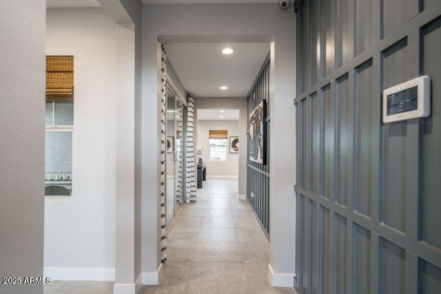 Hawes Ventur I_Jasper Foyer