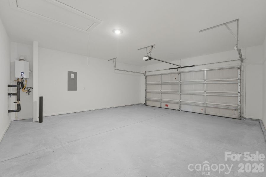 Spacious, unfurnished interior of a new home in Roselyn, Lancaster (Image 21).