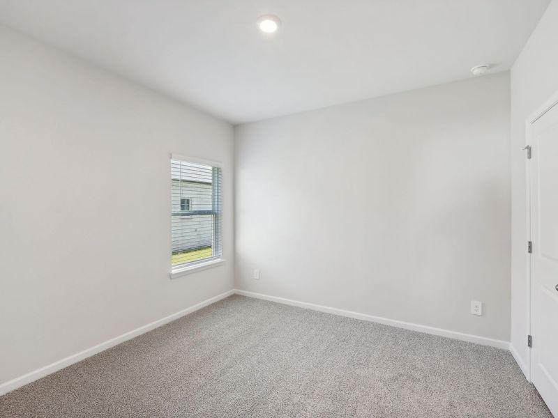 Spacious, unfurnished interior of a new home in Martin Springs - Estate Series, Lawrenceville (Image 28).