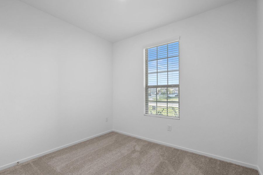 Spacious, unfurnished interior of a new home in Mavera, Conroe (Image 7).