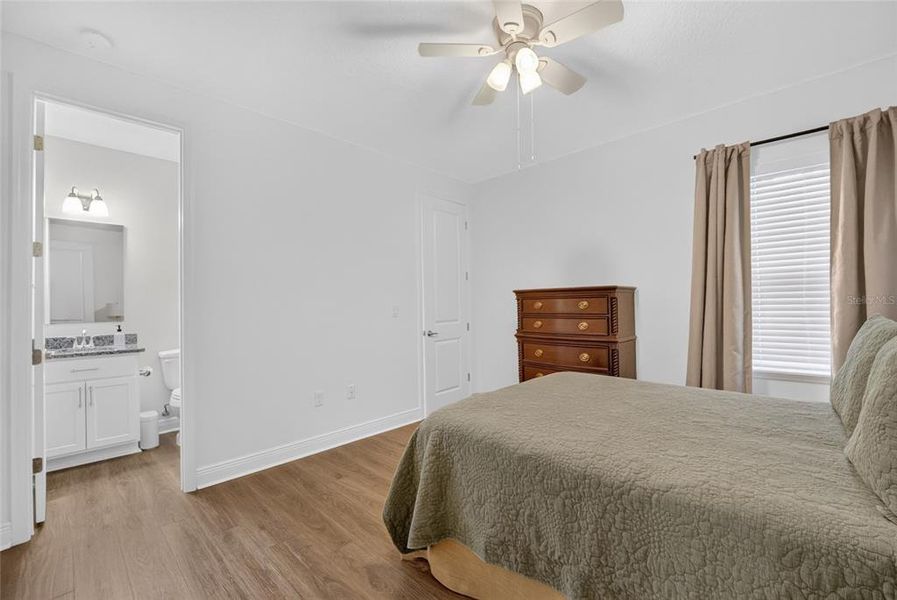 Furnished interior view inside a new home in , Alachua (Image 25).
