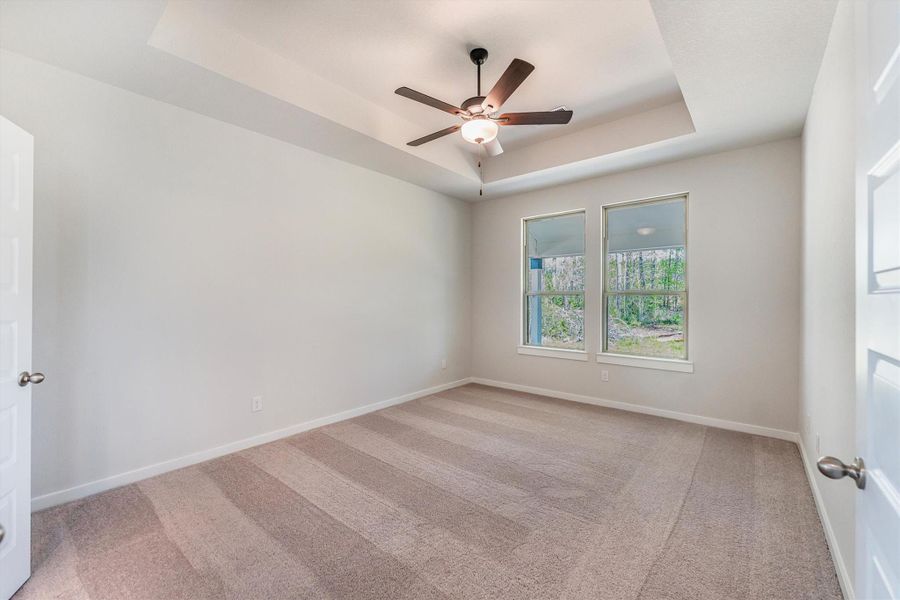 Spacious, unfurnished interior of a new home in Deer Pines, Conroe (Image 35).