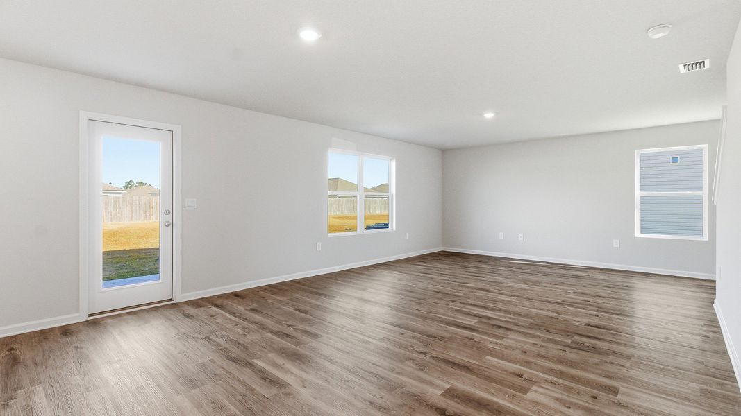 Spacious, unfurnished interior of a new home in Wesley Park, Crawfordville (Image 19).
