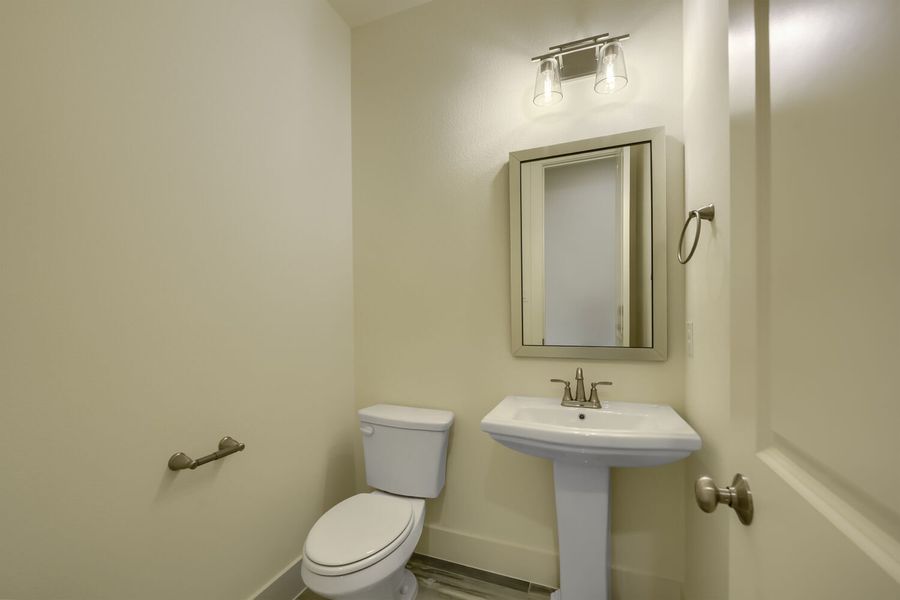 690 Red Cedar - Powder Bathroom