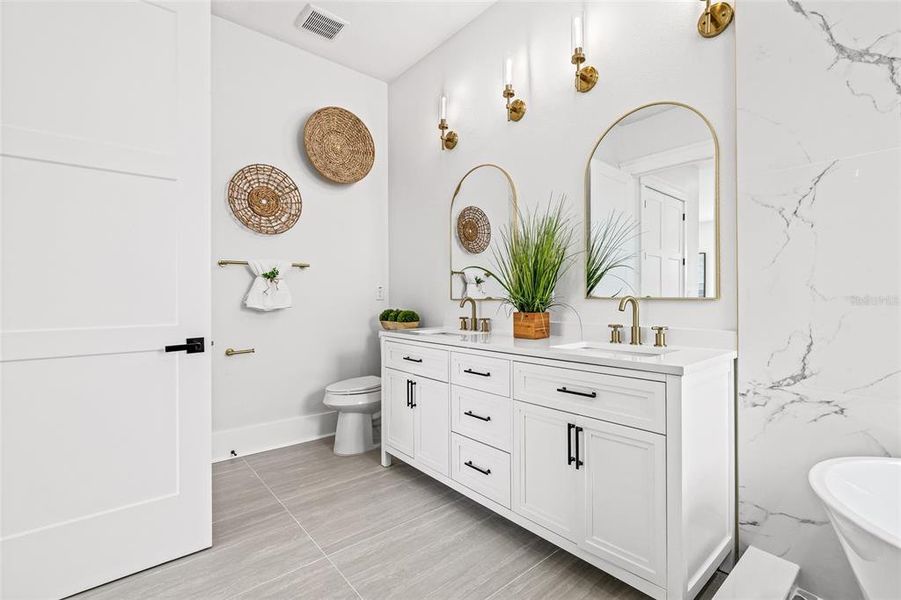 Furnished interior view inside a new home in , St. Petersburg (Image 11).