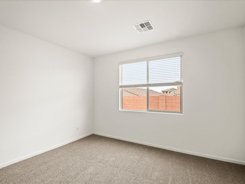 Spacious, unfurnished interior of a new home in Hanson Ridge, Vail (Image 11).