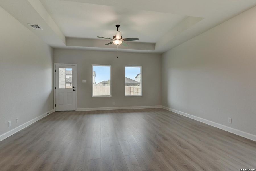 Spacious, unfurnished interior of a new home in , Schertz (Image 15).