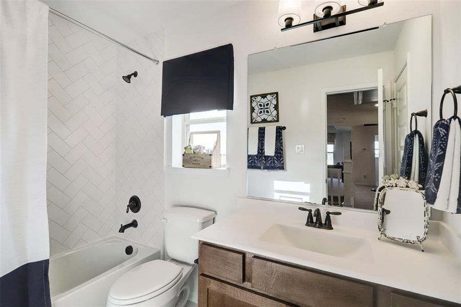 Image 21 of the South Lake Estate community in Mont Belvieu, TX.