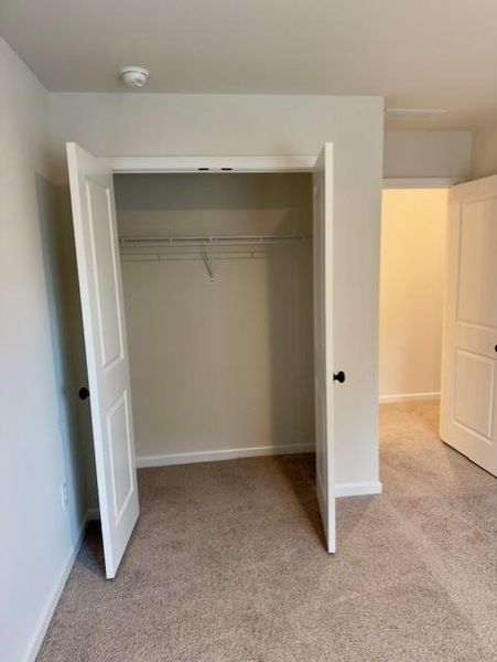 Spacious, unfurnished interior of a new home in Medlock Park, Austell (Image 11).