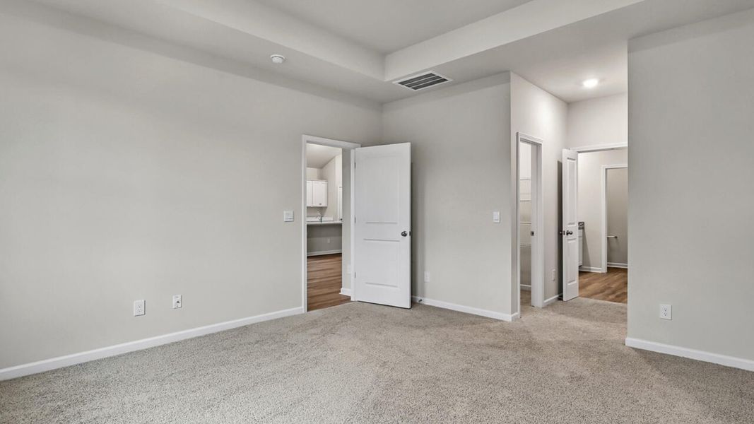 Spacious, unfurnished interior of a new home in Grayson Park, Leland (Image 17).