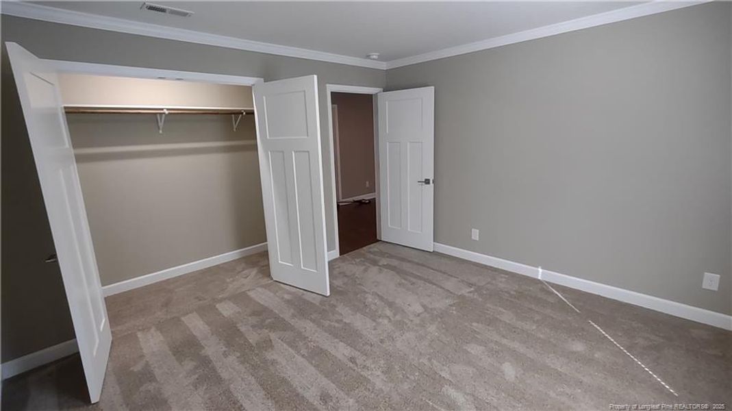 bed 2 walk in closet bed 2 walk in closet