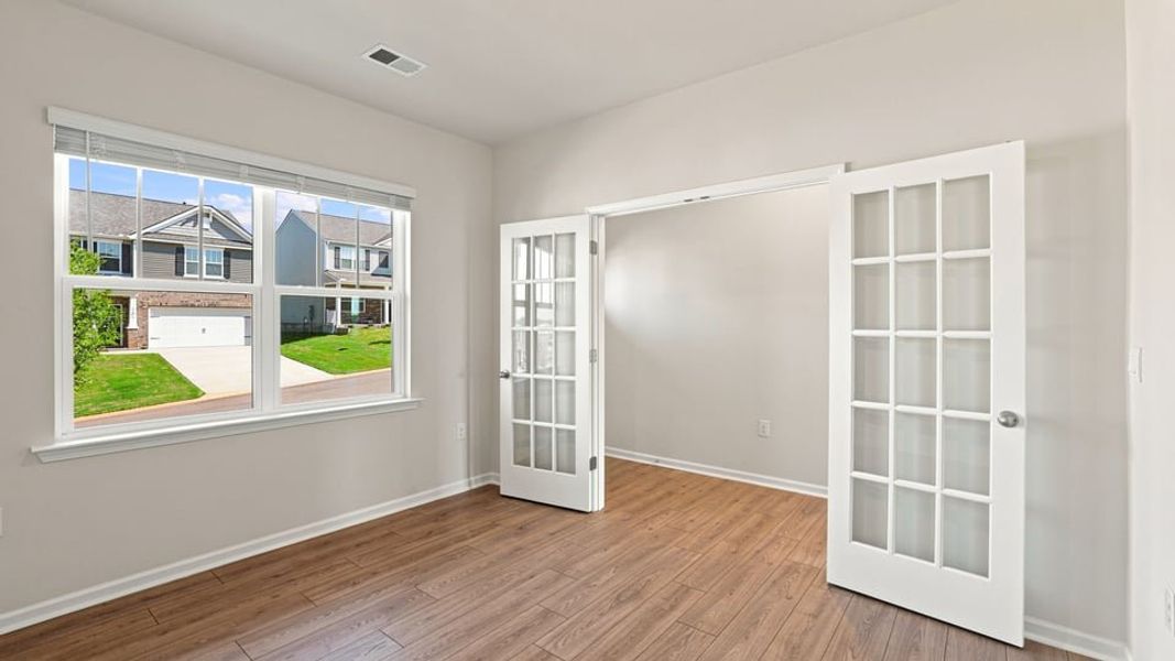 Spacious, unfurnished interior of a new home in Baxter Village, Boiling Springs (Image 21).