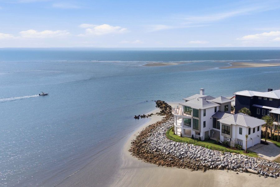 Condo located in Sullivan's Island, SC showcasing its design and architecture (Image 48).