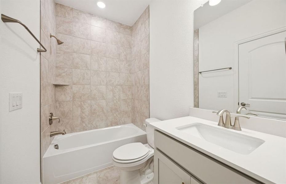 Spacious secondary bathroom