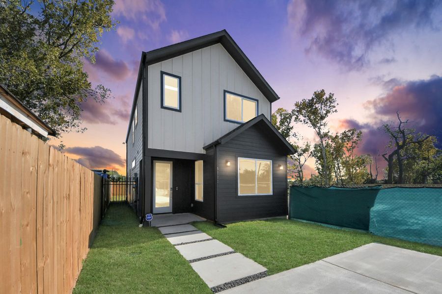 Front exterior of a new home in , Houston, TX, highlighting curb appeal (Image 1). Front exterior of a new home in , Houston, TX, highlighting curb appeal (Image 1).