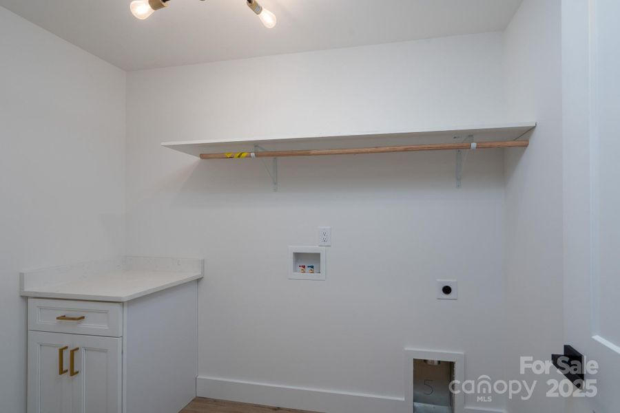 Image 28 of a home in . Image 28 of a home in .