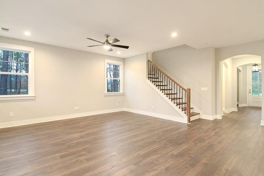 Spacious, unfurnished interior of a new home in Creek Pointe, Moncks Corner (Image 16).