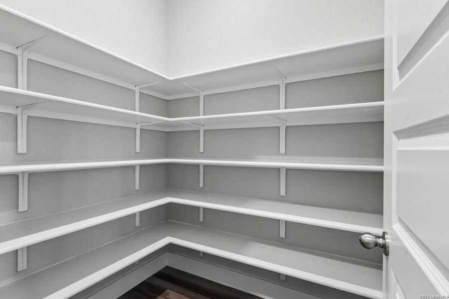 Spacious, unfurnished interior of a new home in Weltner Farms 60’s, New Braunfels (Image 29).