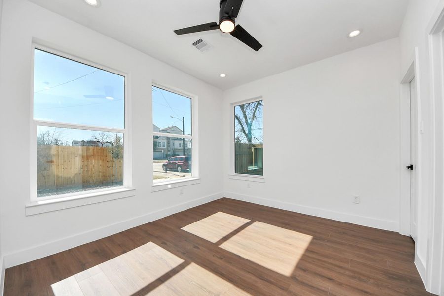 Spacious, unfurnished interior of a new home in , Houston (Image 22).