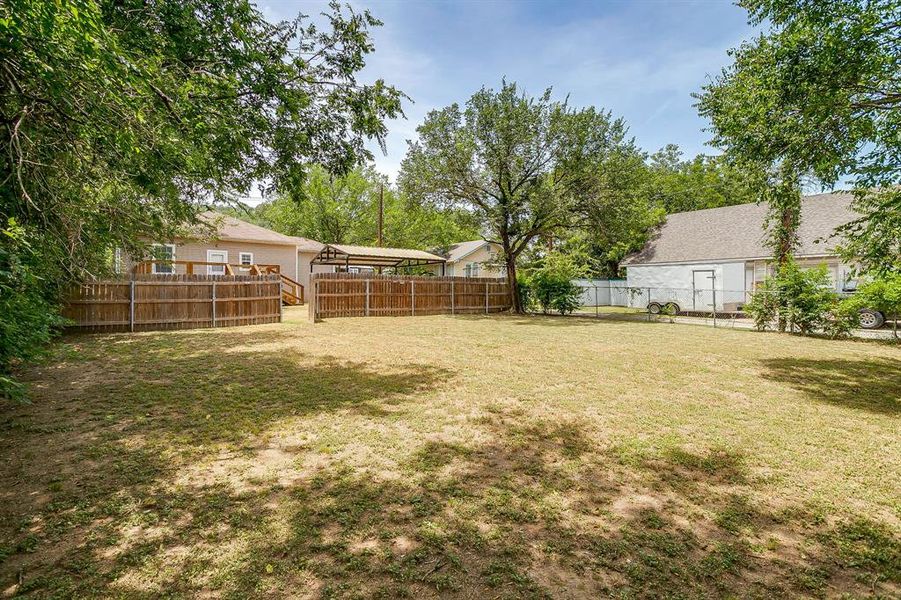 Exterior details and patio area of a home in , Mineral Wells (Image 23).