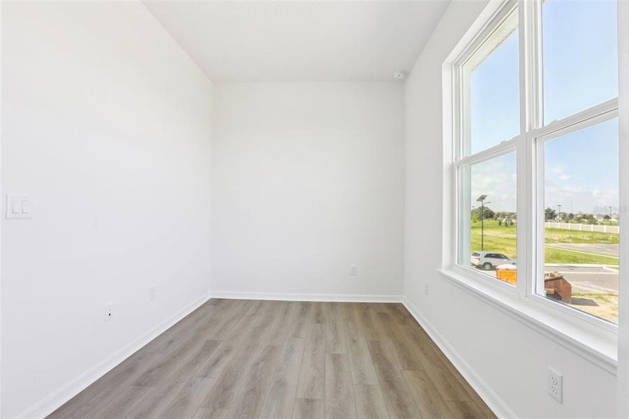 Spacious, unfurnished interior of a new home in Isla Mirada, San Antonio (Image 48).