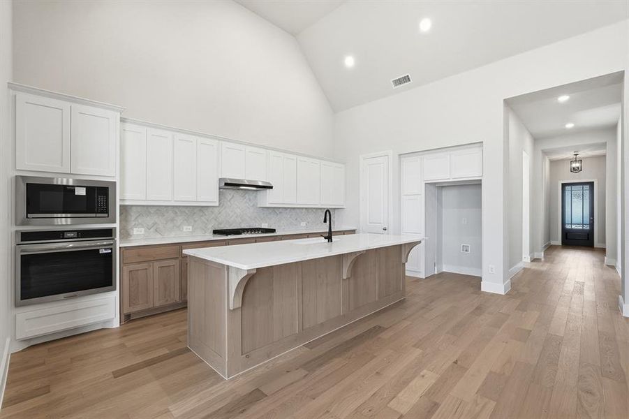 Furnished interior view inside a new home in Wildridge, Oak Point (Image 5). Furnished interior view inside a new home in Wildridge, Oak Point (Image 5).