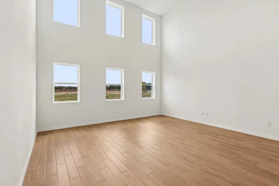 Spacious, unfurnished interior of a new home in Northlake at Ovation, Winter Garden (Image 17).