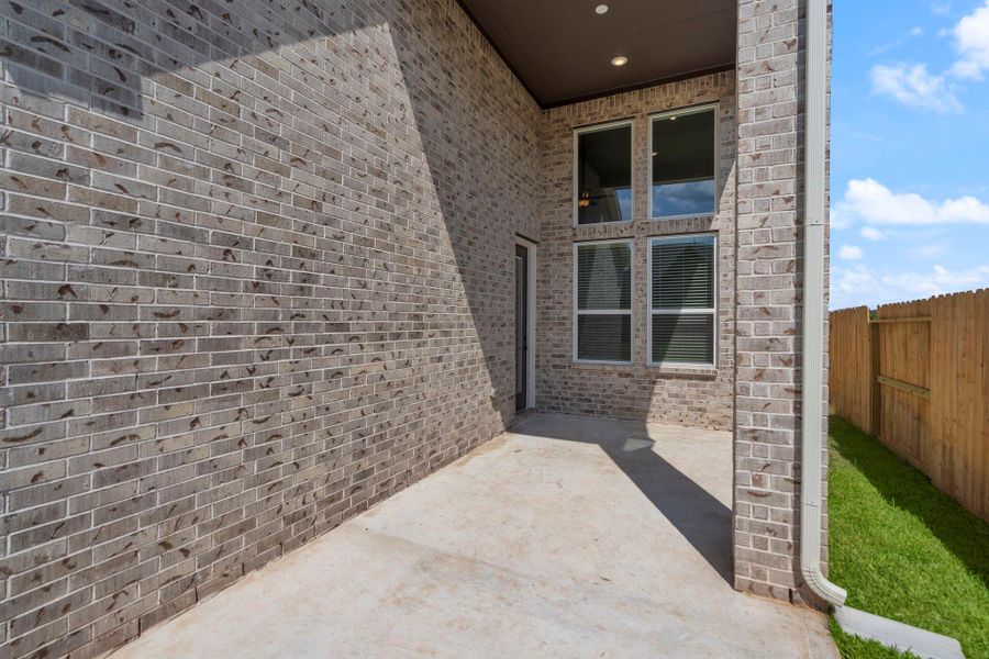 Spacious, unfurnished interior of a new home in Sienna, Missouri City (Image 3). Spacious, unfurnished interior of a new home in Sienna, Missouri City (Image 3).