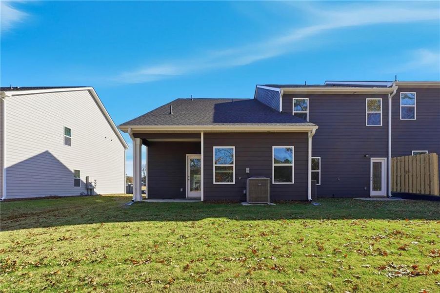 Exterior details and patio area of a home in Carolina, Palmetto (Image 4).