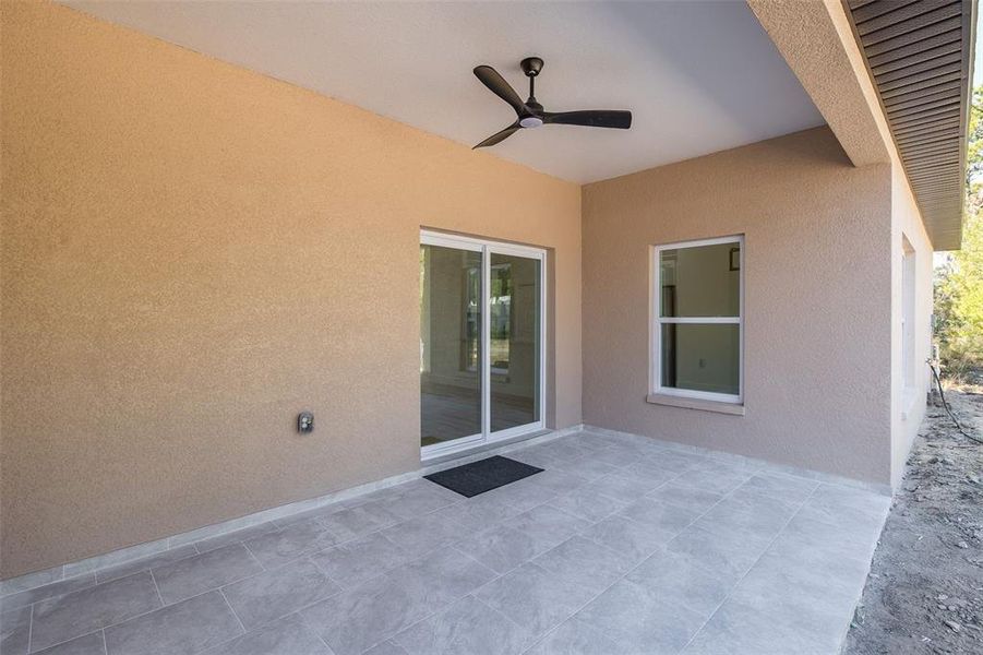 Exterior details and patio area of a home in , Weeki Wachee (Image 37).
