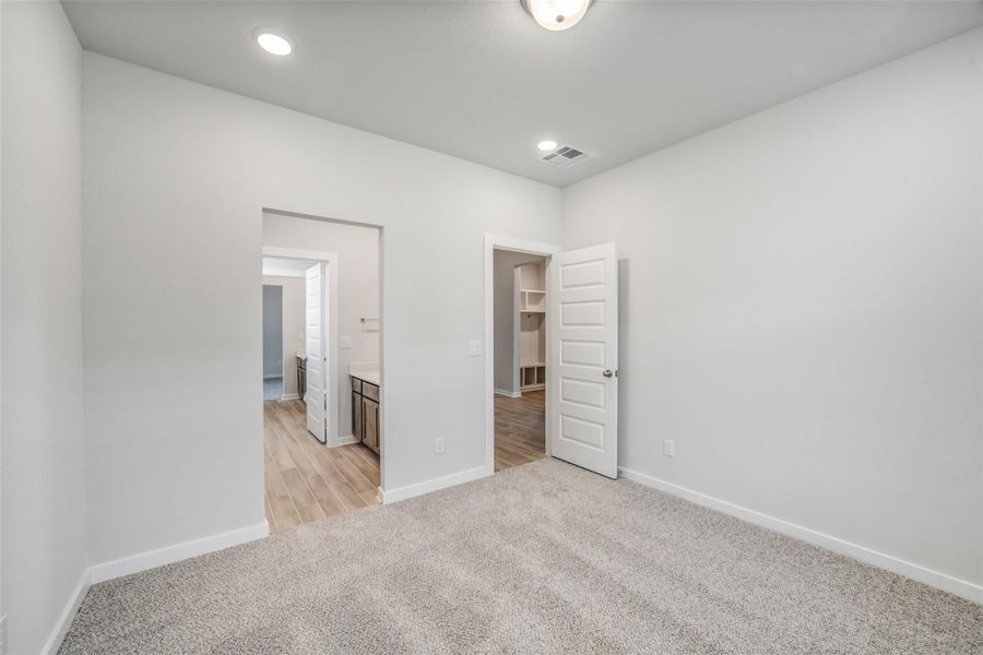 Spacious, unfurnished interior of a new home in Windmill Estates, Magnolia (Image 49).