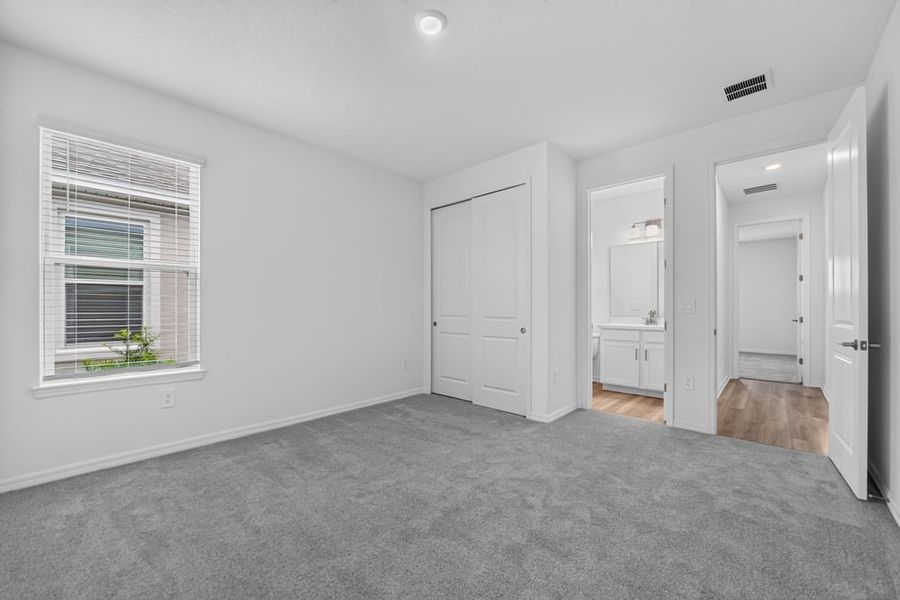 Spacious, unfurnished interior of a new home in Center Lake Ranch Community Group Page, St. Cloud (Image 30).