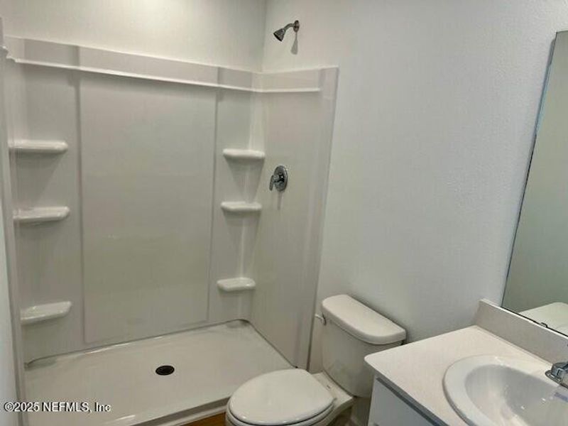 Furnished interior view inside a new home in , Middleburg (Image 19).