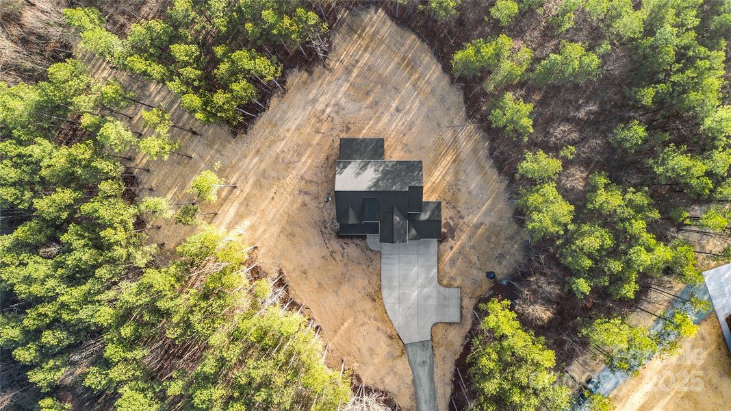 Image 47 of a home in .