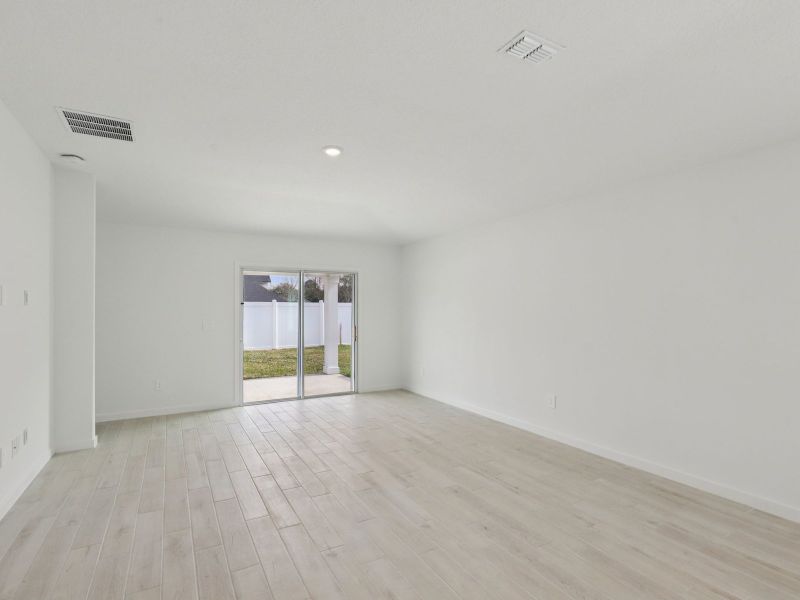 Spacious, unfurnished interior of a new home in Kings Preserve, Jacksonville (Image 9). Spacious, unfurnished interior of a new home in Kings Preserve, Jacksonville (Image 9).