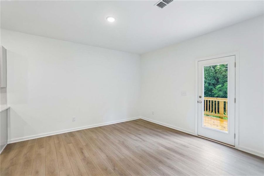 Spacious, unfurnished interior of a new home in The Pointe at Heron Bay, Locust Grove (Image 17).