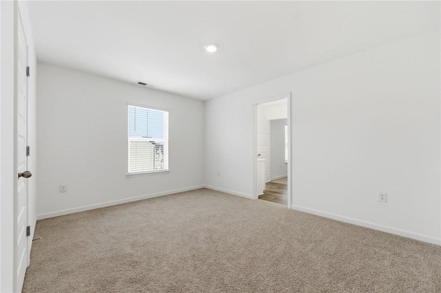 Spacious, unfurnished interior of a new home in Water Oak Estates, Lawrenceville (Image 25).