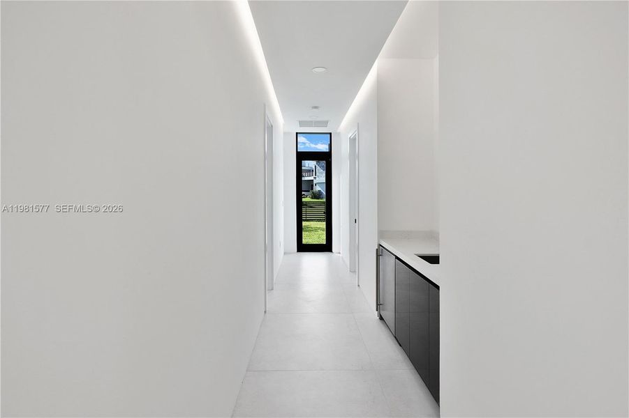 Spacious, unfurnished interior of a new home in , Davie (Image 22).