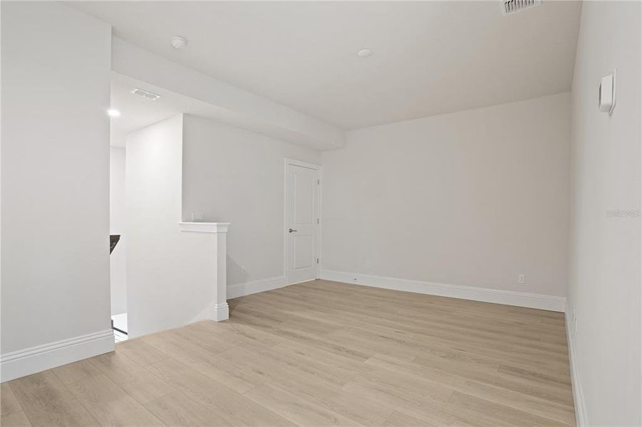 Spacious, unfurnished interior of a new home in , Apopka (Image 40).